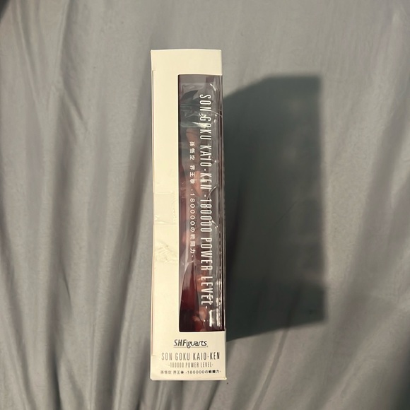 SH FIGUARTS SON GOKU KAIO-KEN 180000 POWER LEVEL - Picture 3 of 6